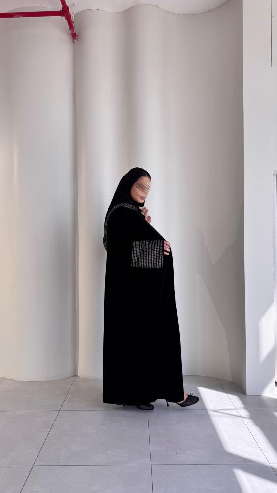 عبايات شتوية مخمل