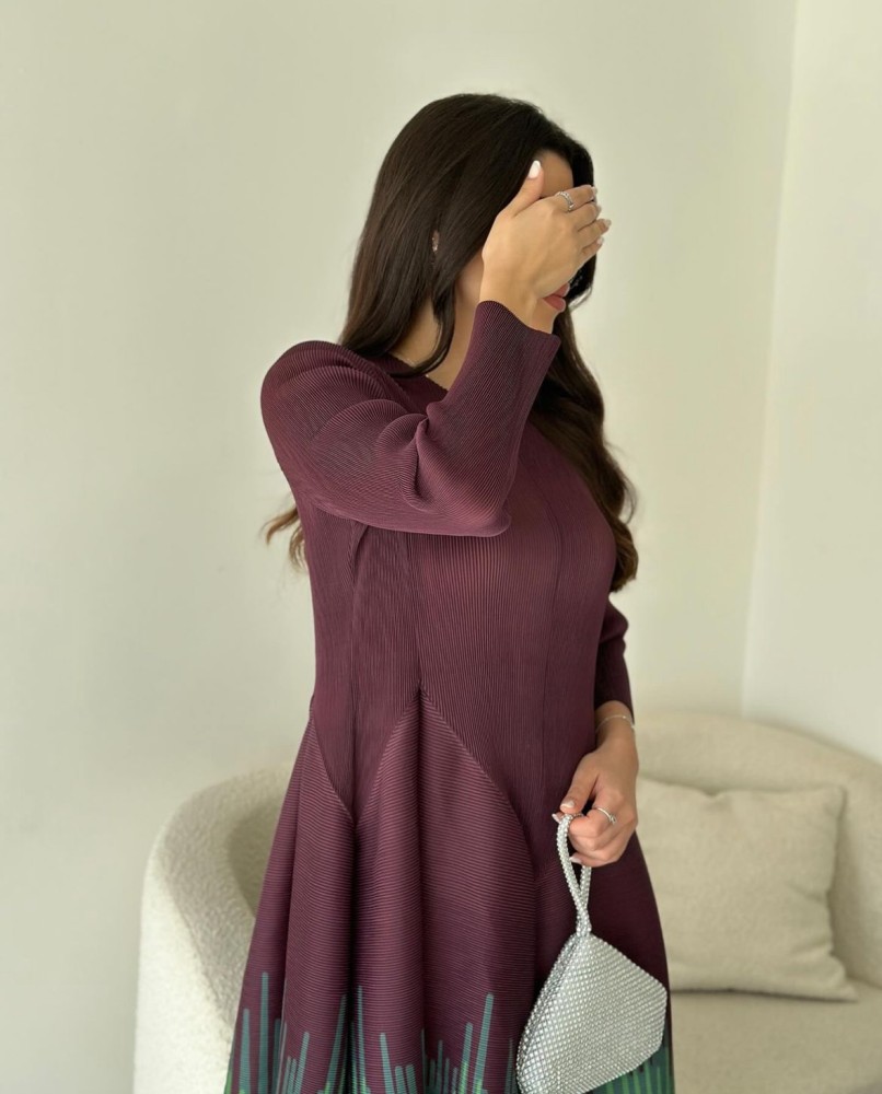 Dark purple Plissé dress