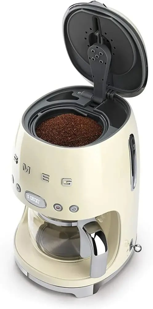 ماكينة تحضير القهوة ترشيح بالتنقيط SMEG نمط الخمسينات ريترو- كريمي