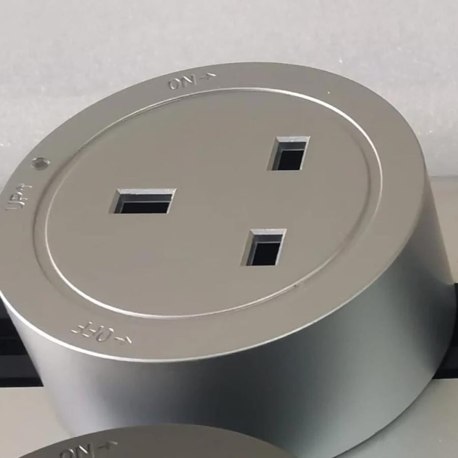 فيش تراك سوكت 13 امبير  رمادي مستدير  ثلاثي عادي  TRACK SOCKET ROUND G