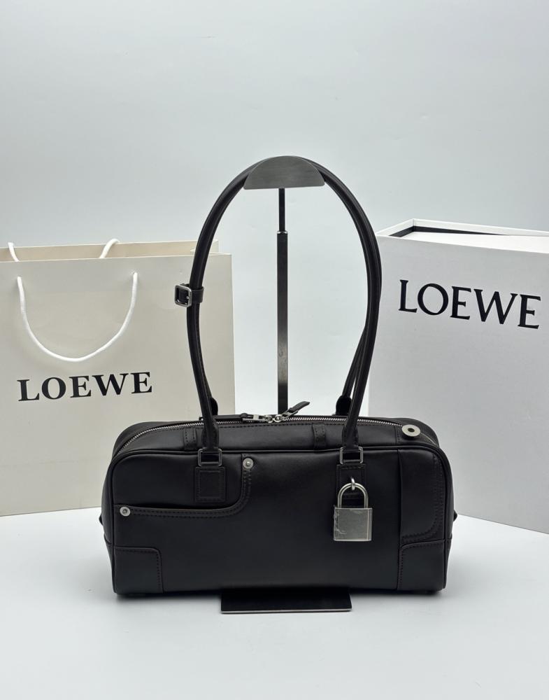 شنطة loewe