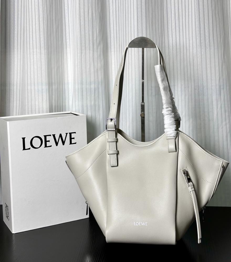شنطة loewe 22*22*15