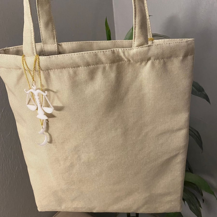 حقيبة قماشية tote bag مع تعليقة تخصص وتعليقة حرف
