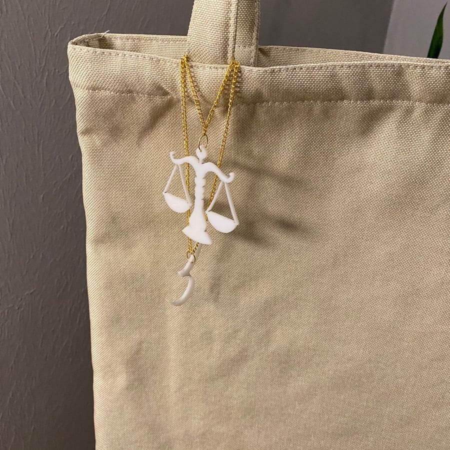 حقيبة قماشية tote bag مع تعليقة تخصص وتعليقة حرف
