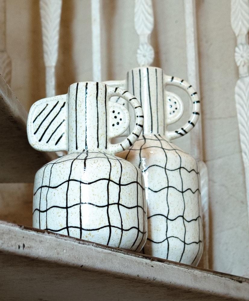 Doodle vase A