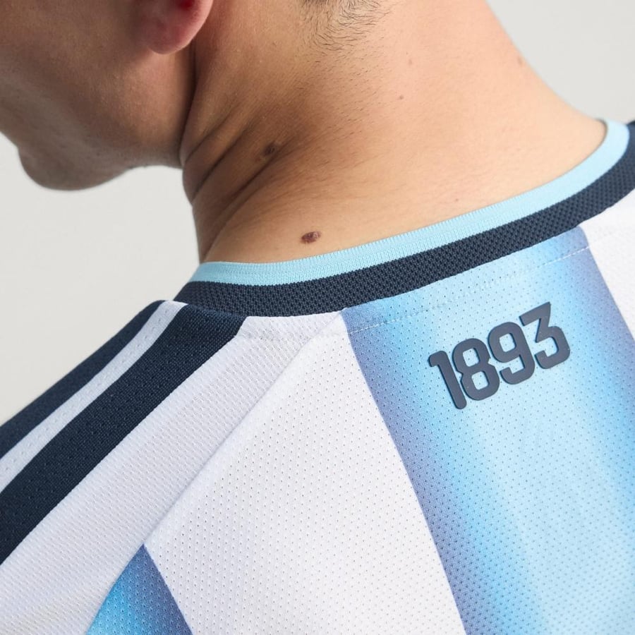 تيشرت الارجنتين الاساسي كاس العالم 2026