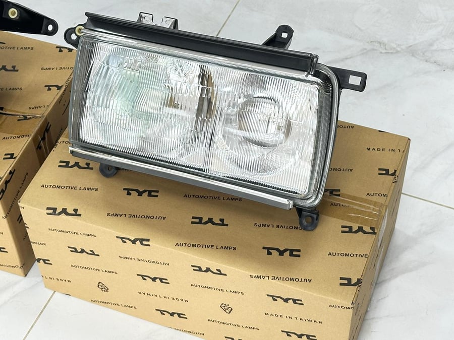 شمعات لاندكروزر 90 – 97 TYC