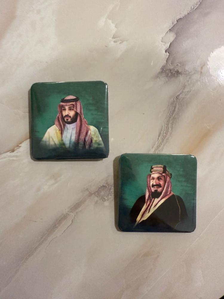 توزيعات بروش ١٠ حبات بثيم اليوم الوطني السعودي