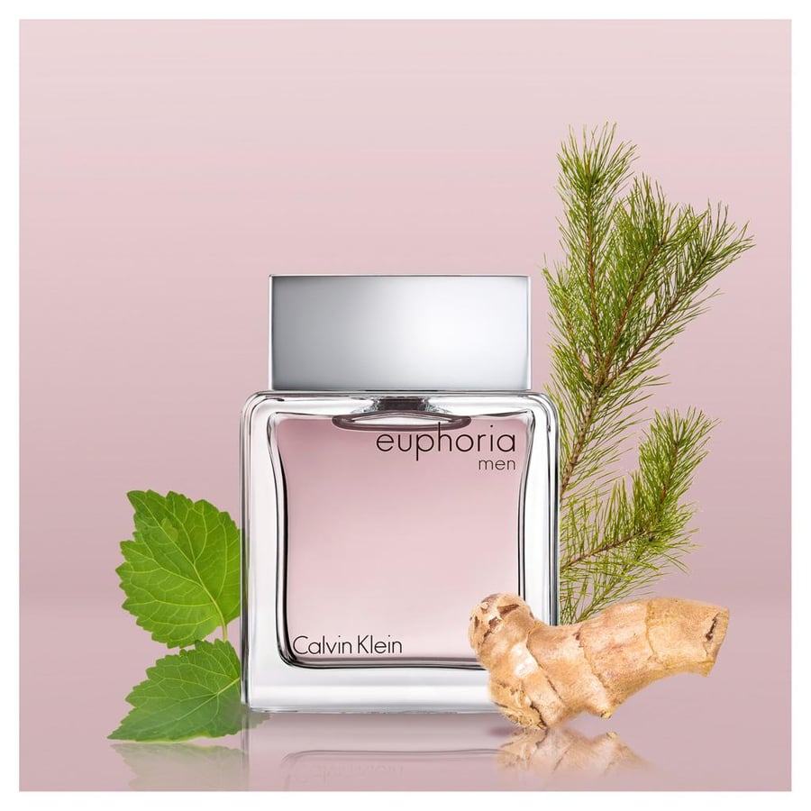 عطر خشبي متبل دافئ بطابع رجولي جذاب