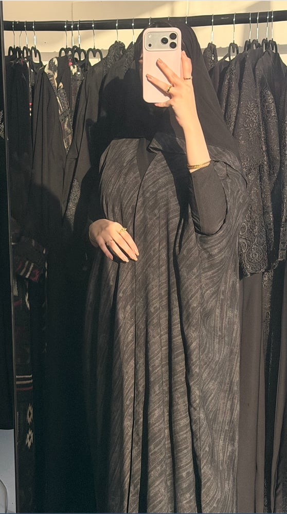 عباية البشت الأنيقة
