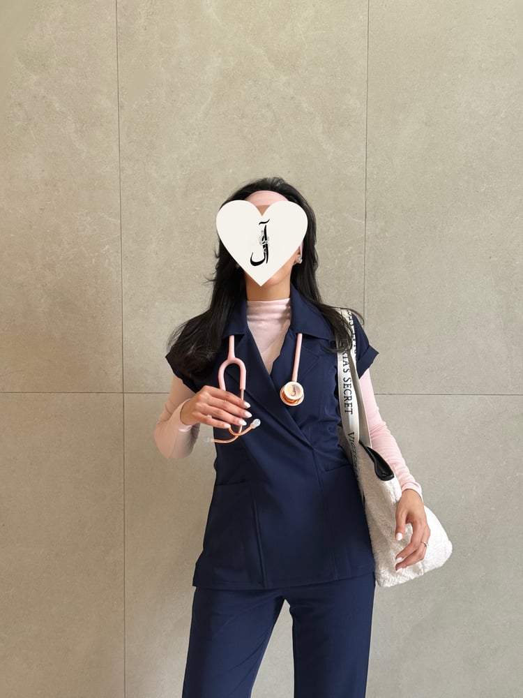 بنطال سكراب طبي نسائي | تصميم بليزر رسمي – كحلي (Navy Blue)