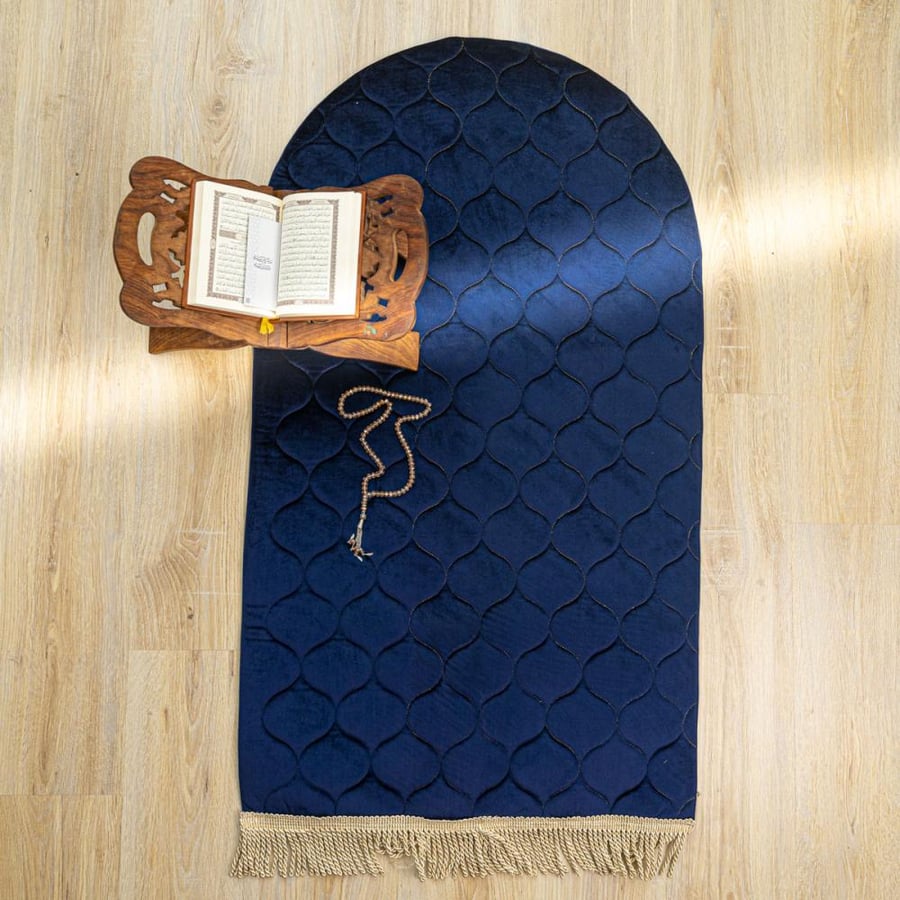 سجادة صلاة مخمل بتصميم  إسلامي كحلي مقاس 68x114 سم