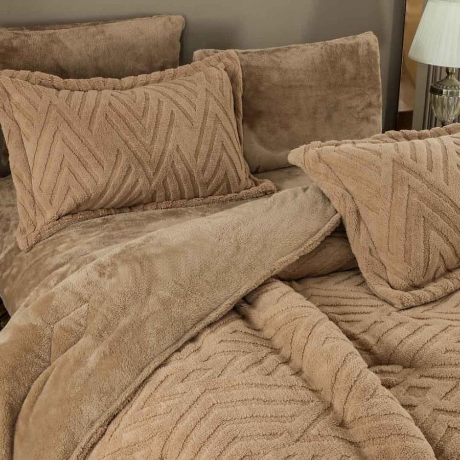 مفرش المها شتوي فاخر  كوين مقاس 200X150 سم فرو بني عدد القطع 4