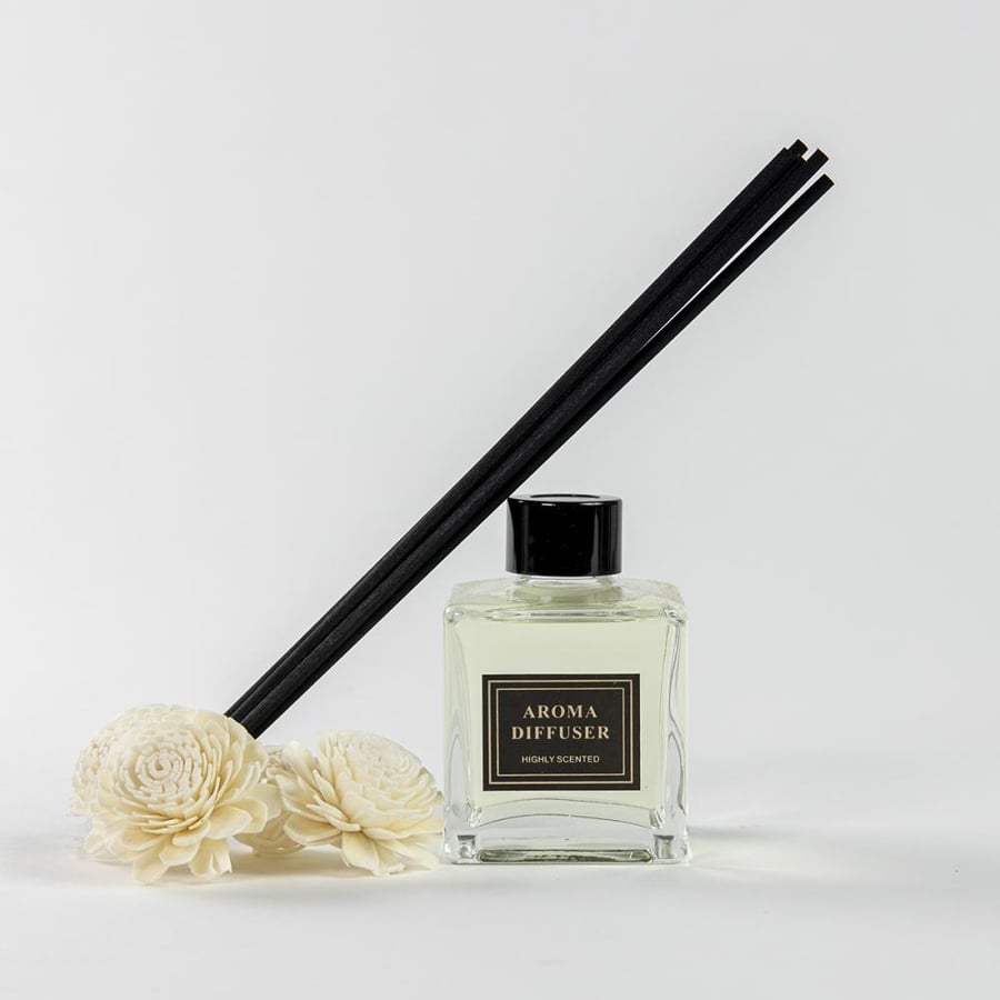 فواحة عطر بالاعواد في حامل زجاجي برائحة الياسمين