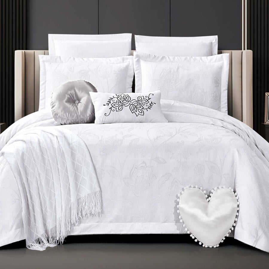 مفرش أبيض ناعم