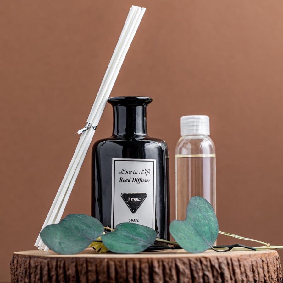 فواحة عطر بالأعواد في حامل زجاجي برائحة ليمون عدد القطع 3