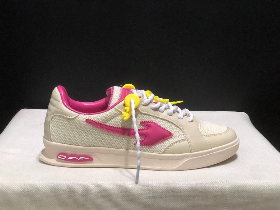 Off-White End Of Play Beige / Pink
