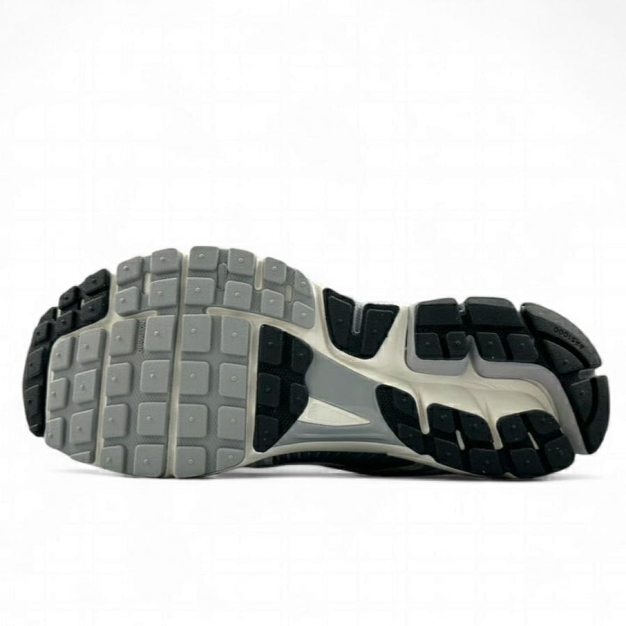 Nike Air Zoom Vomero 5