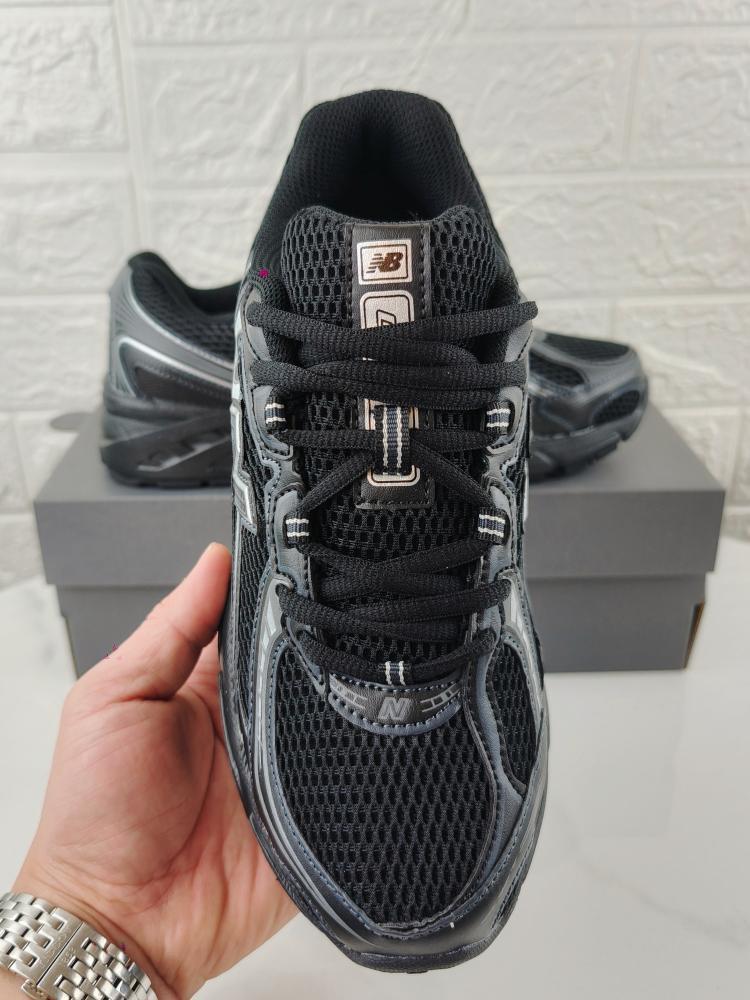 NEW BALANCE 740 sneakers