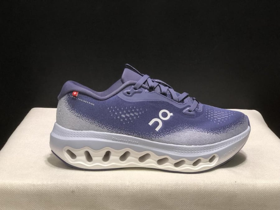 حذاء اون راننج on running Cloudsurfer 3