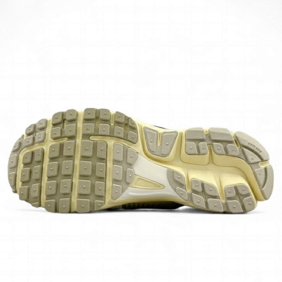 Nike Air Zoom Vomero 5
