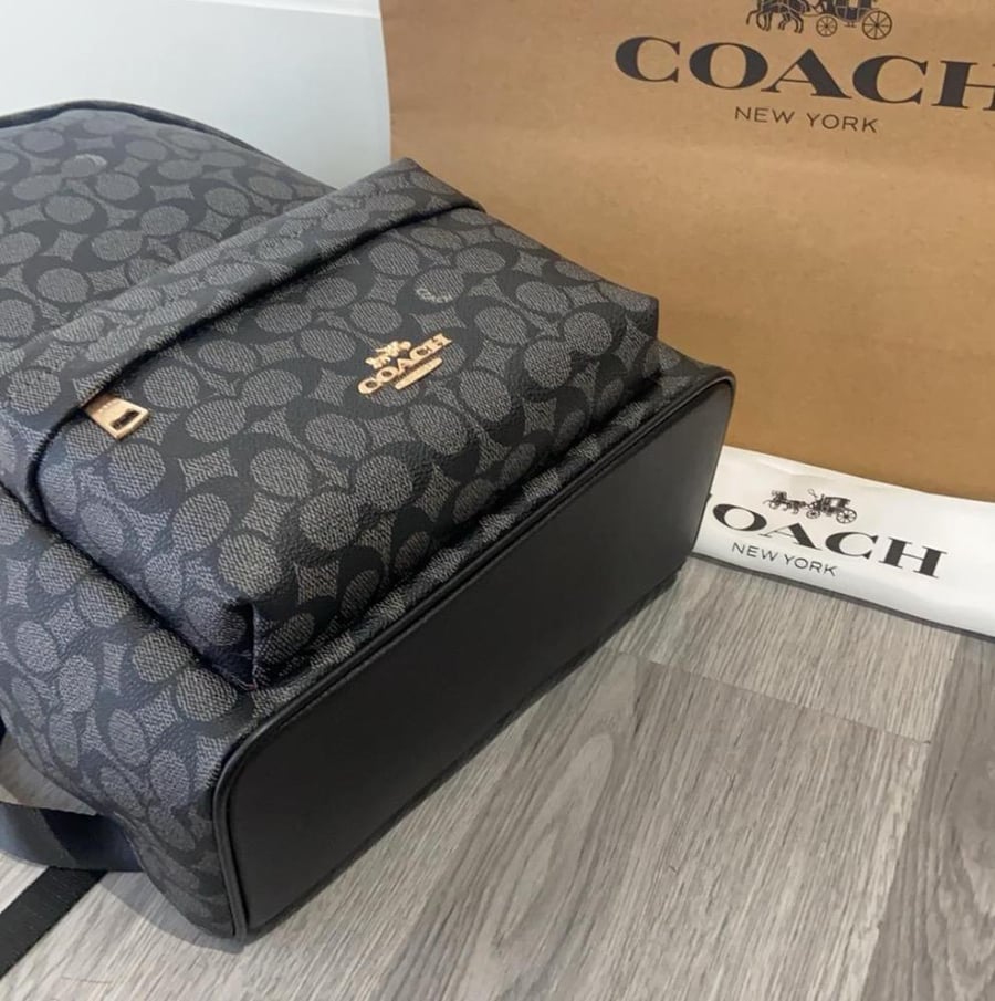 شنطة ظهر COACH Signature | حقيبة فاخرة وعملية