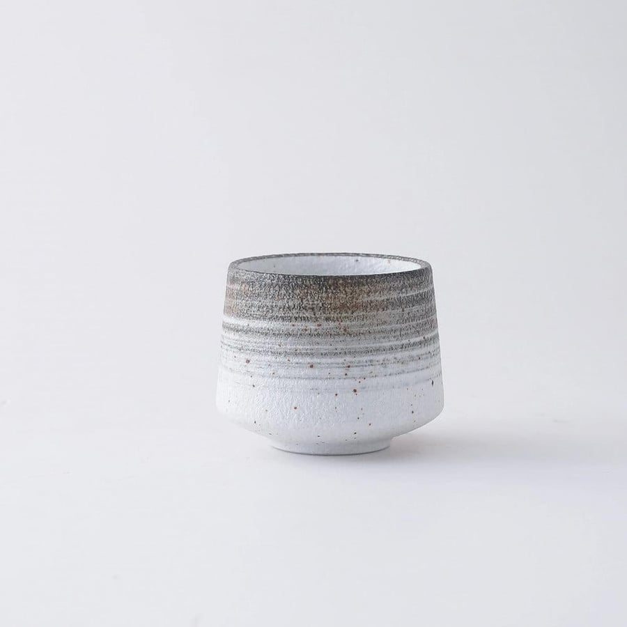 كوب سيراميك بتصميم حجري - 180 مل اسود و ابيض