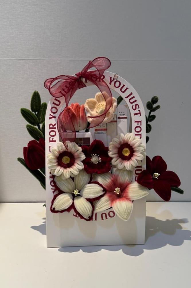 Pink Flower Garden + Loca Makeup