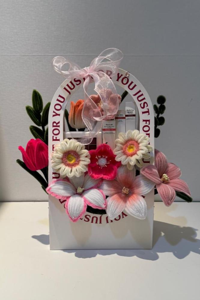 Pink Flower Garden + Loca Makeup