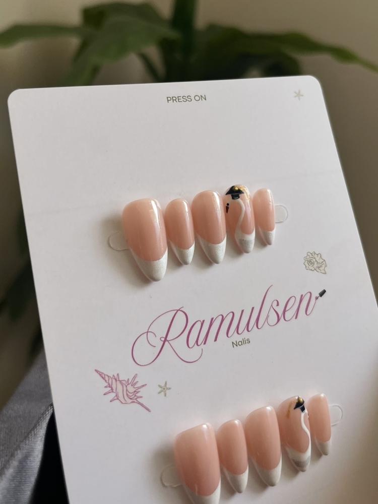 graduation nails‍
