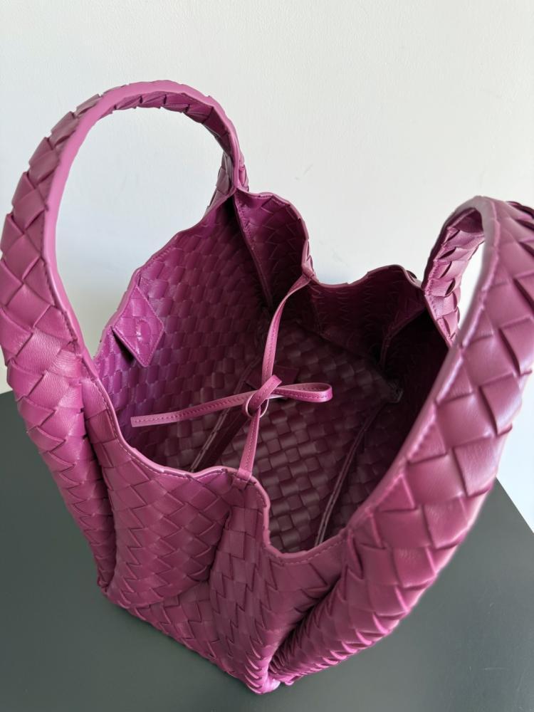 BV Campana Shoulder Bag 33cm