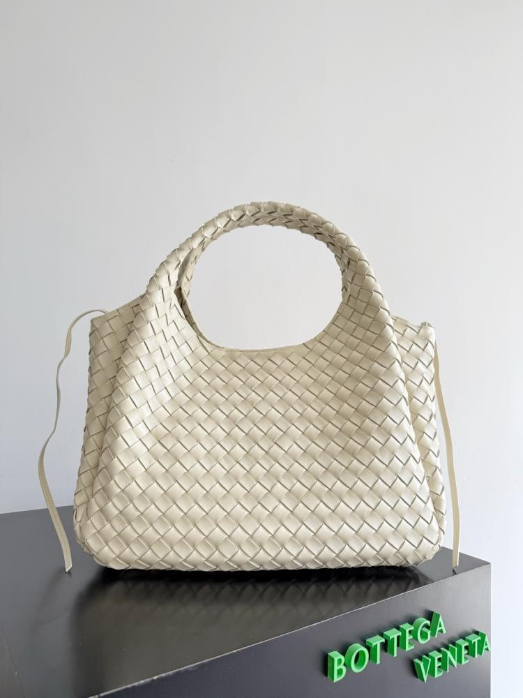 BV Campana Shoulder Bag 39cm