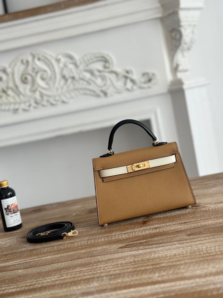 Hermes Mini Kelly II 19 Bag