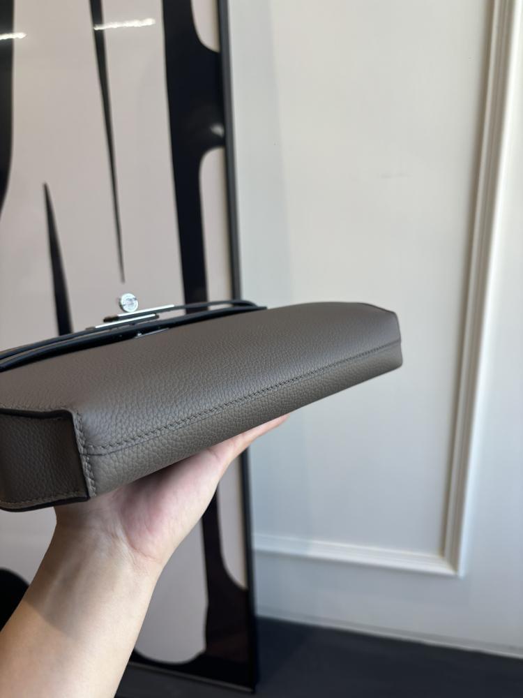 Hermes Kelly Dépêches 25 Pouch (Leather)