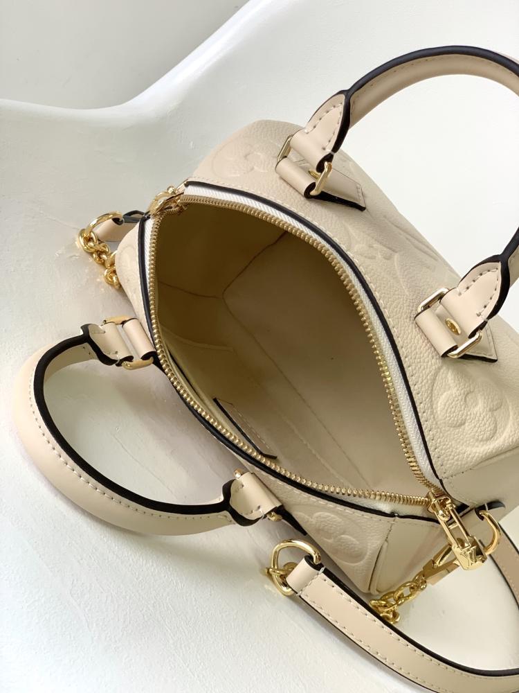 LV Speedy Bag 20.513.512cm