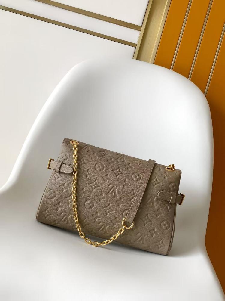 LV Lock Shoulder Bag 29.5*18.5*9.5cm