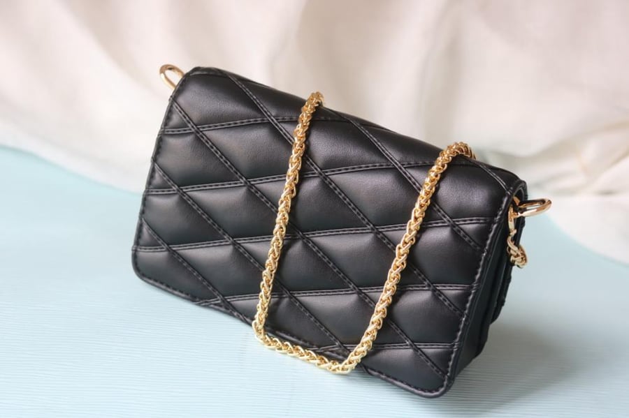 LV Twist Quilted Chain 20cm