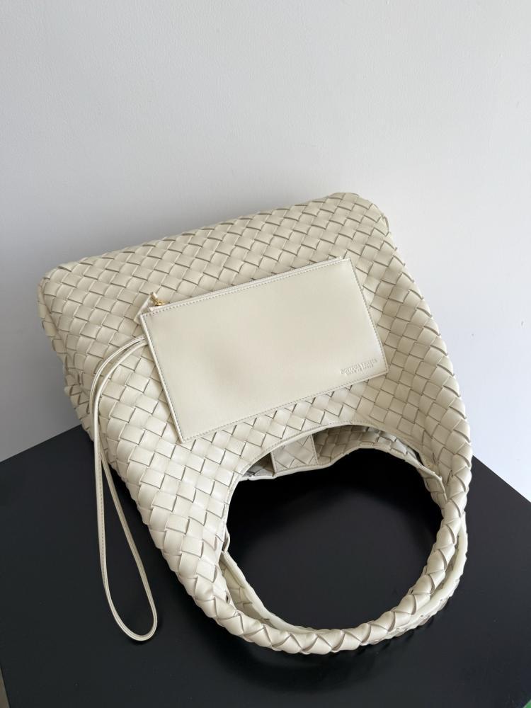BV Campana Shoulder Bag 39cm