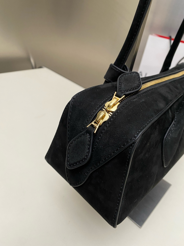 ALAÏA PARIS Le Teckel