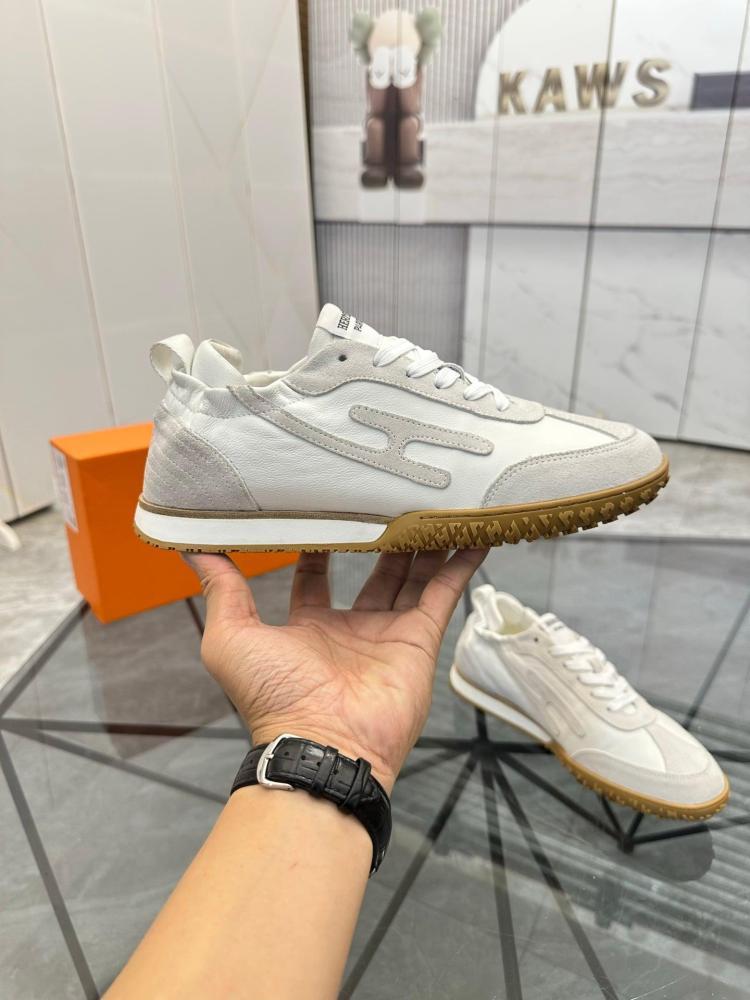 Jet Sneaker