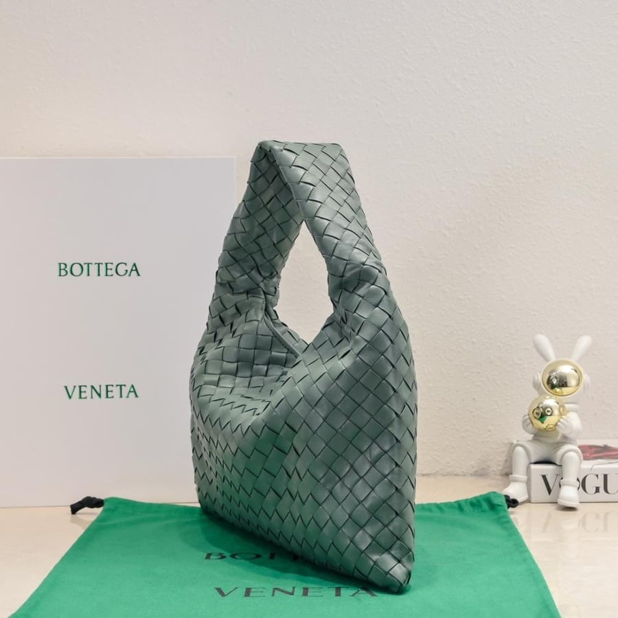 New BV Small Hop Bag 41cm (Leather)