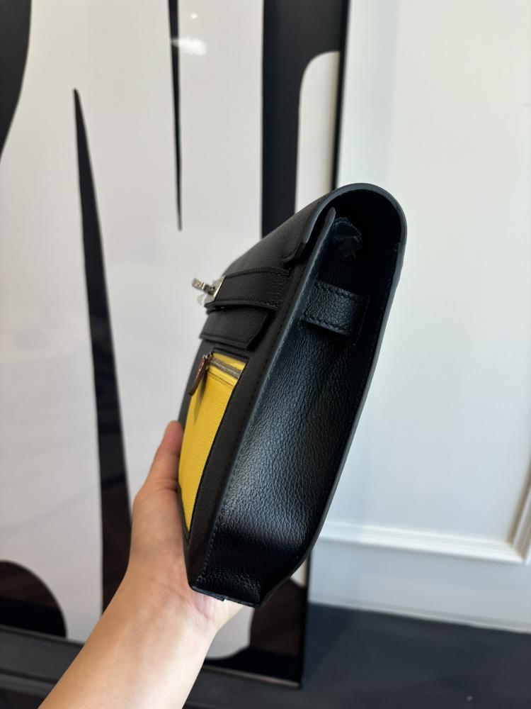 Hermes Kelly Dépêches 25 Pouch (To Go / Pocket Edition)