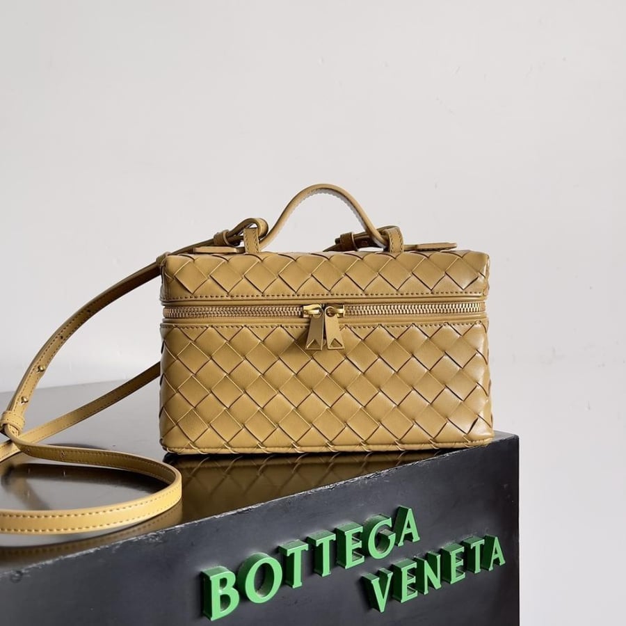 BV Vanity Case Bag 22cm