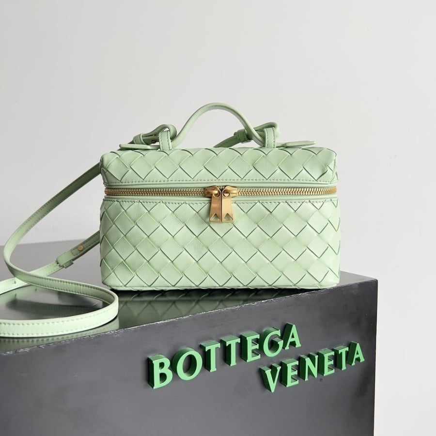 BV Vanity Case Bag 22cm