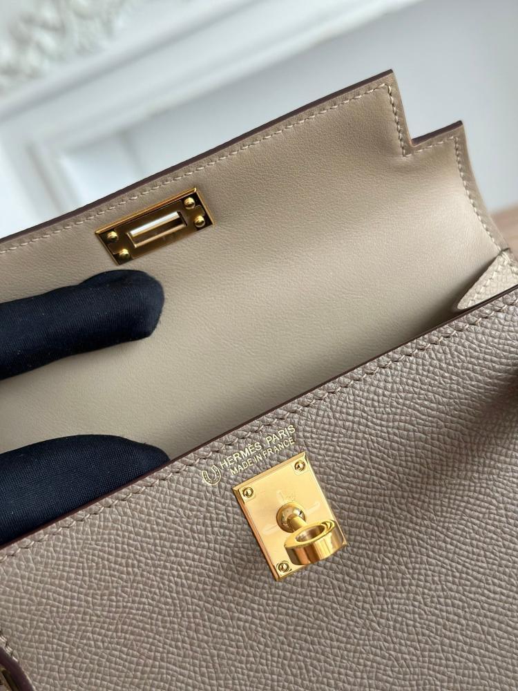 Hermes Mini Kelly II 19 Bag