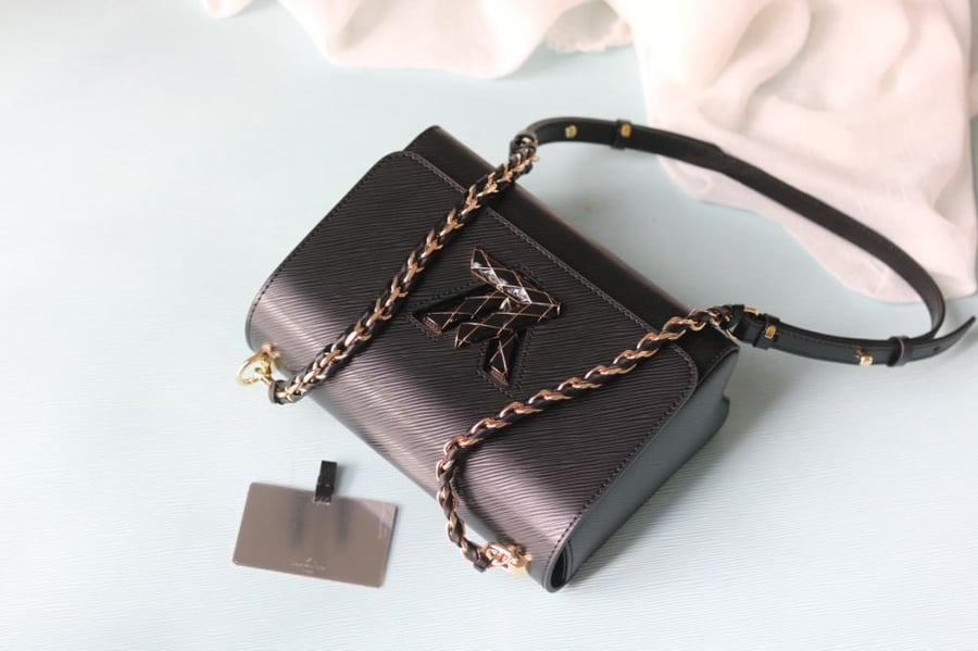 LV Twist Braided Chain 23cm