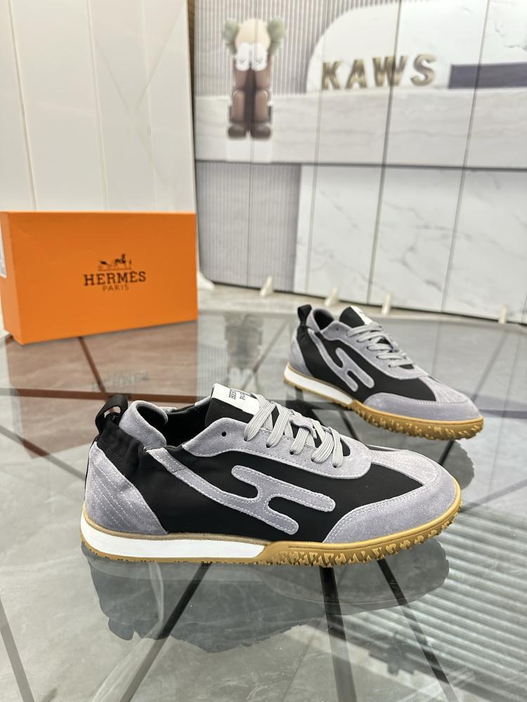 Jet Sneaker