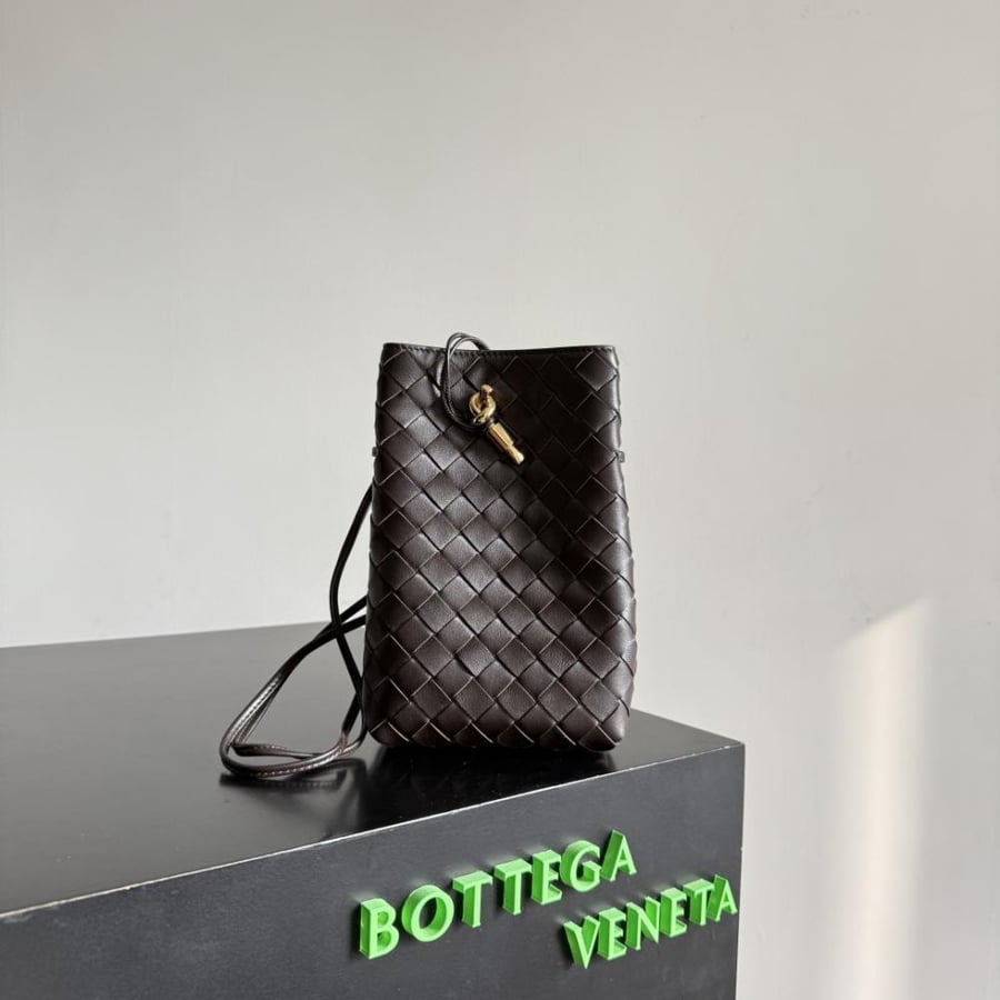 BV Andiamo Phone Pouch 14cm