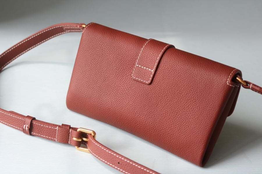 LV Lockme Chain Wallet 22cm
