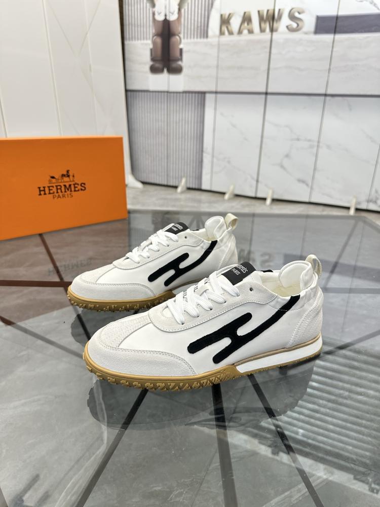 Jet Sneaker